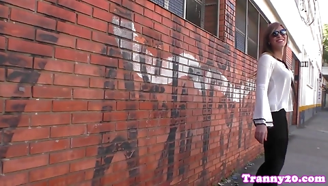 Married alados of casan flowersed ridge withstand & cum