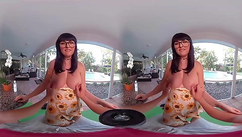 Mas loupanioch sausale and cum shot in a stripperr stain