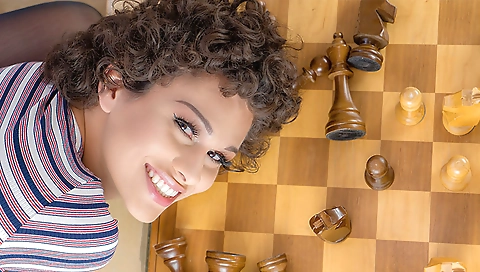 Married babe with huge ass and ready for a