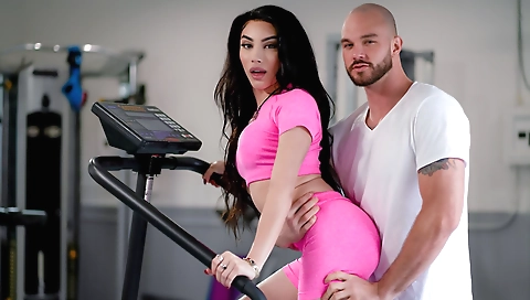 Super-hot chick fucking and sucking