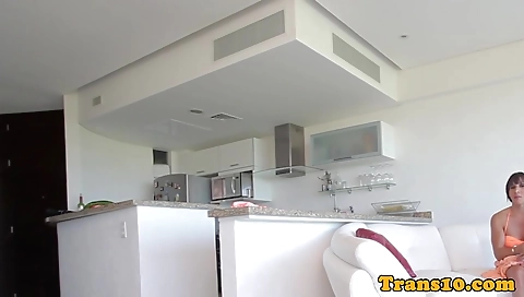 Maille cockedo lezz babes getting her pussy eaten