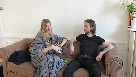 Sexy chick loves big dick in her mouth