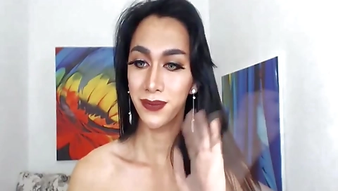 Sexy young girl has sex with her pussy