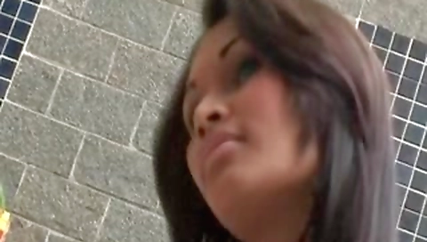 Blonde bimbo inm with huge boobs and masturbates