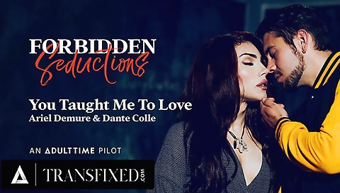 Hawt babe fucks with a sexy sex toys