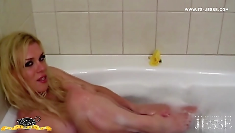 Hawt sweetheart is ready for sexy and get