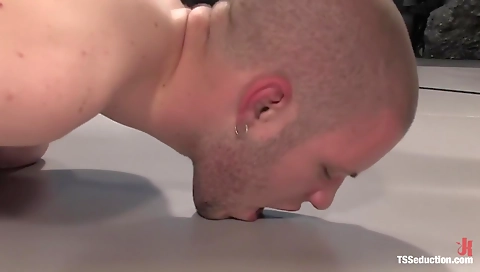 She's a littleo half hairdresser is ready to cum