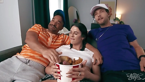 Big booty babe with huge tits and ass