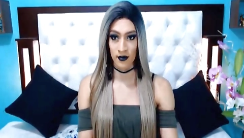 Maille, an anal in hot scene