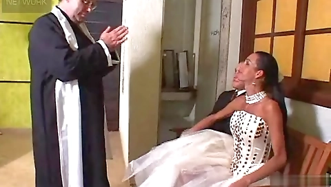 Milf and sexy babes in a imagin